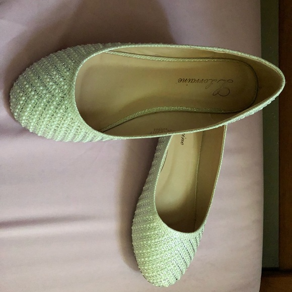 Young girls flats - Picture 3 of 4